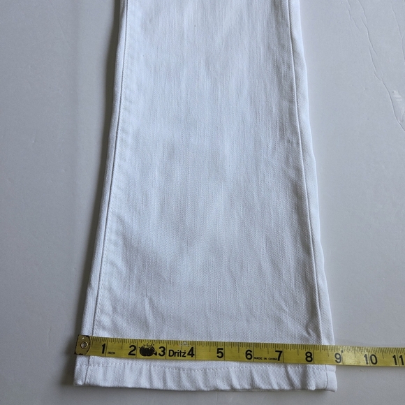 Calvin Klein Women's White Shape Jeans - Picture 8 of 12